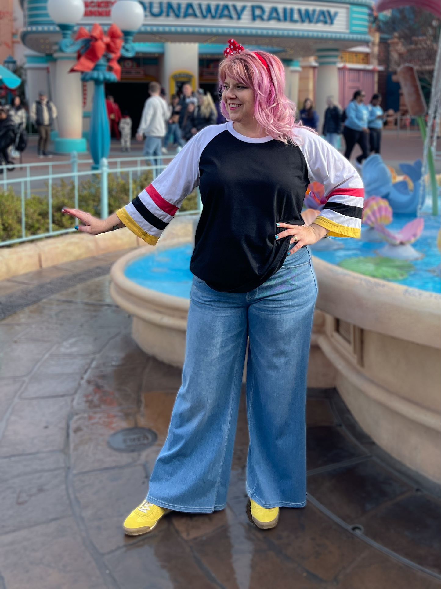 The Classy Tee - Women's Oversized Fit