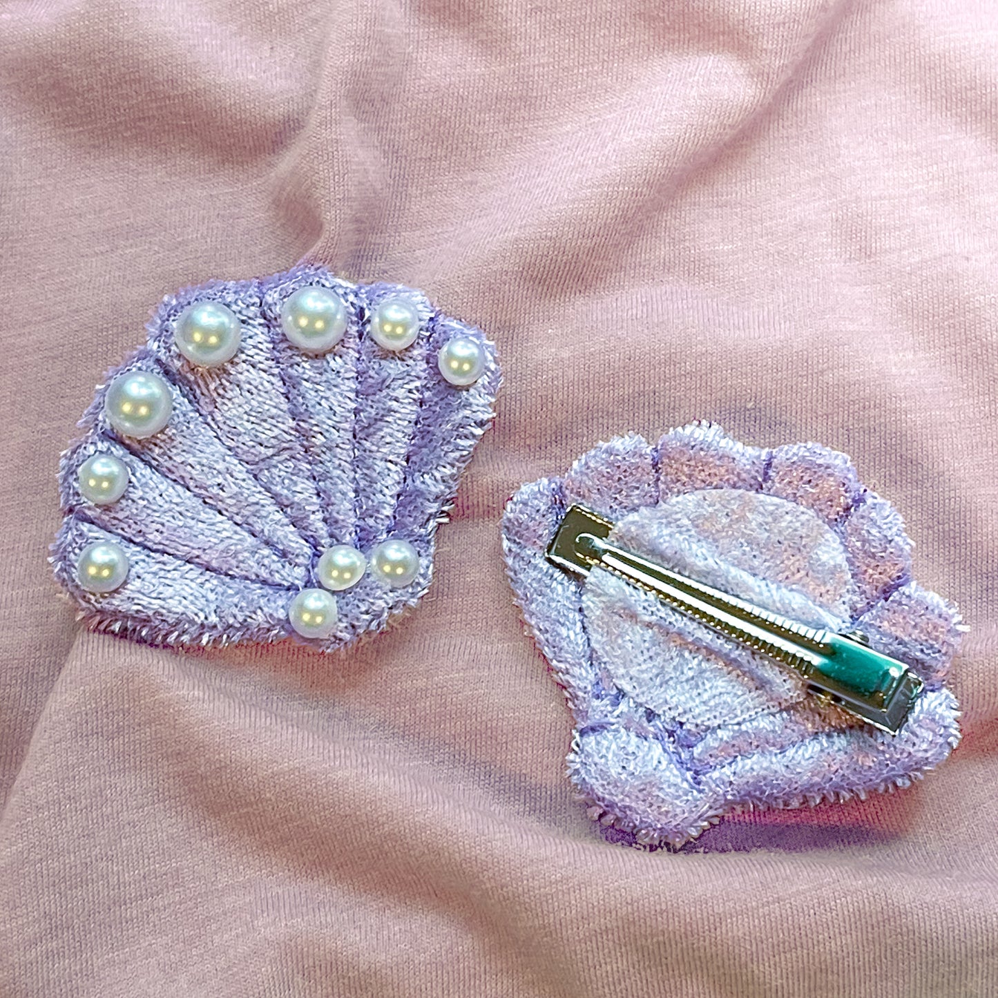 Small Single Shell Hair Clip