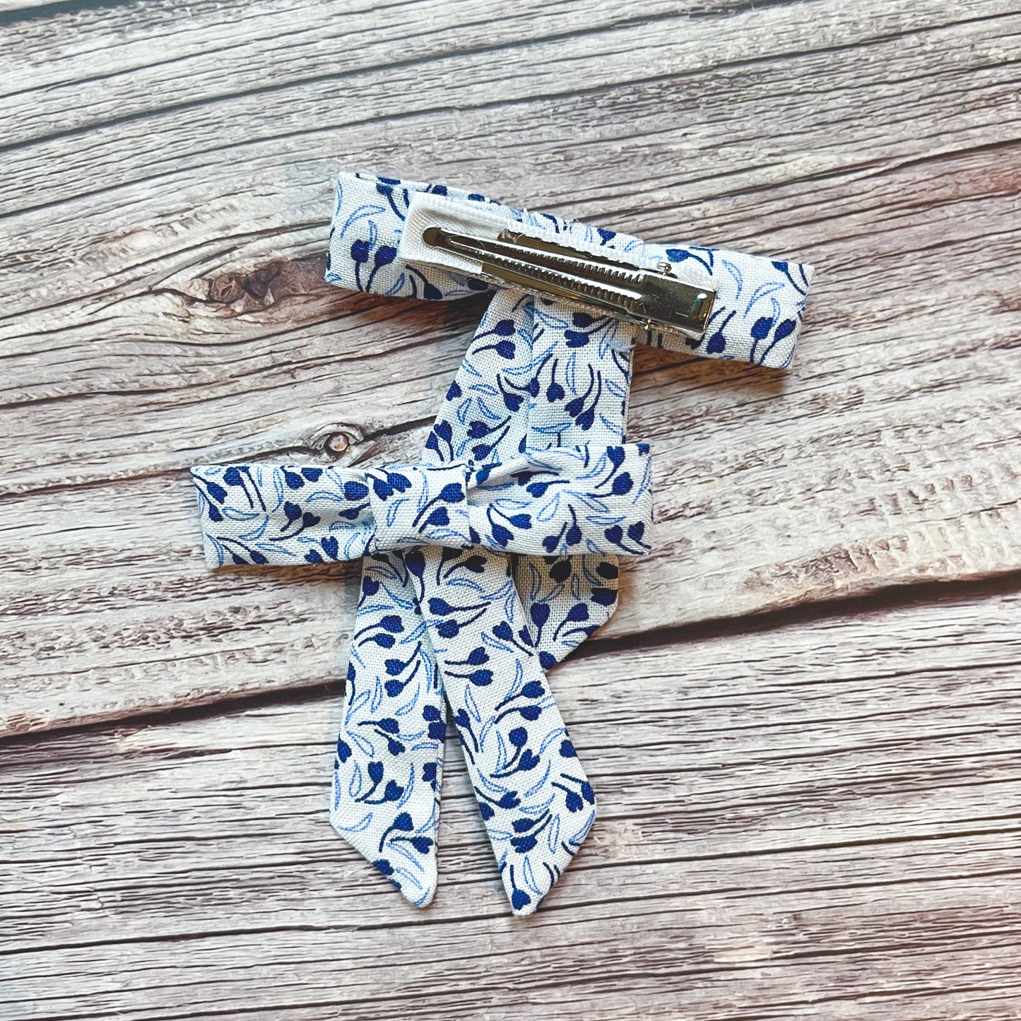 Blue Tulips on White Vintage Fabric Handmade Hair Bows