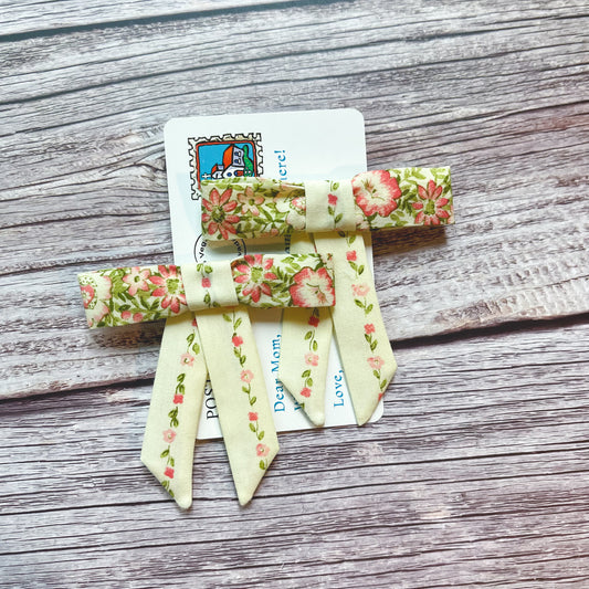 Cream Floral Vintage Fabric Handmade Hair Bows