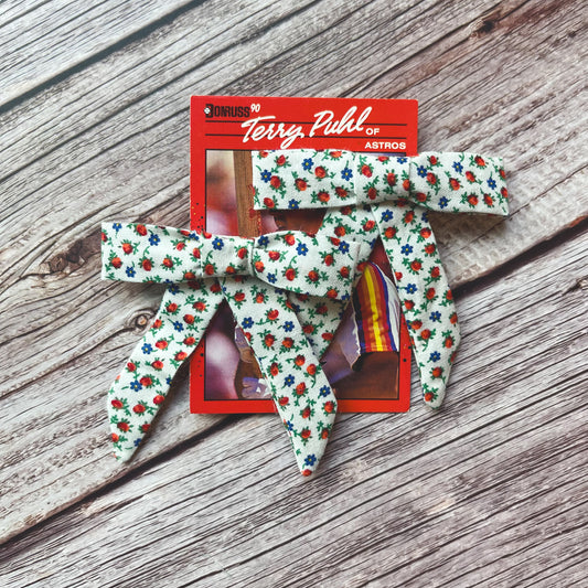 Ditsy Rose and Daisy Vintage Fabric Handmade Hair Bows