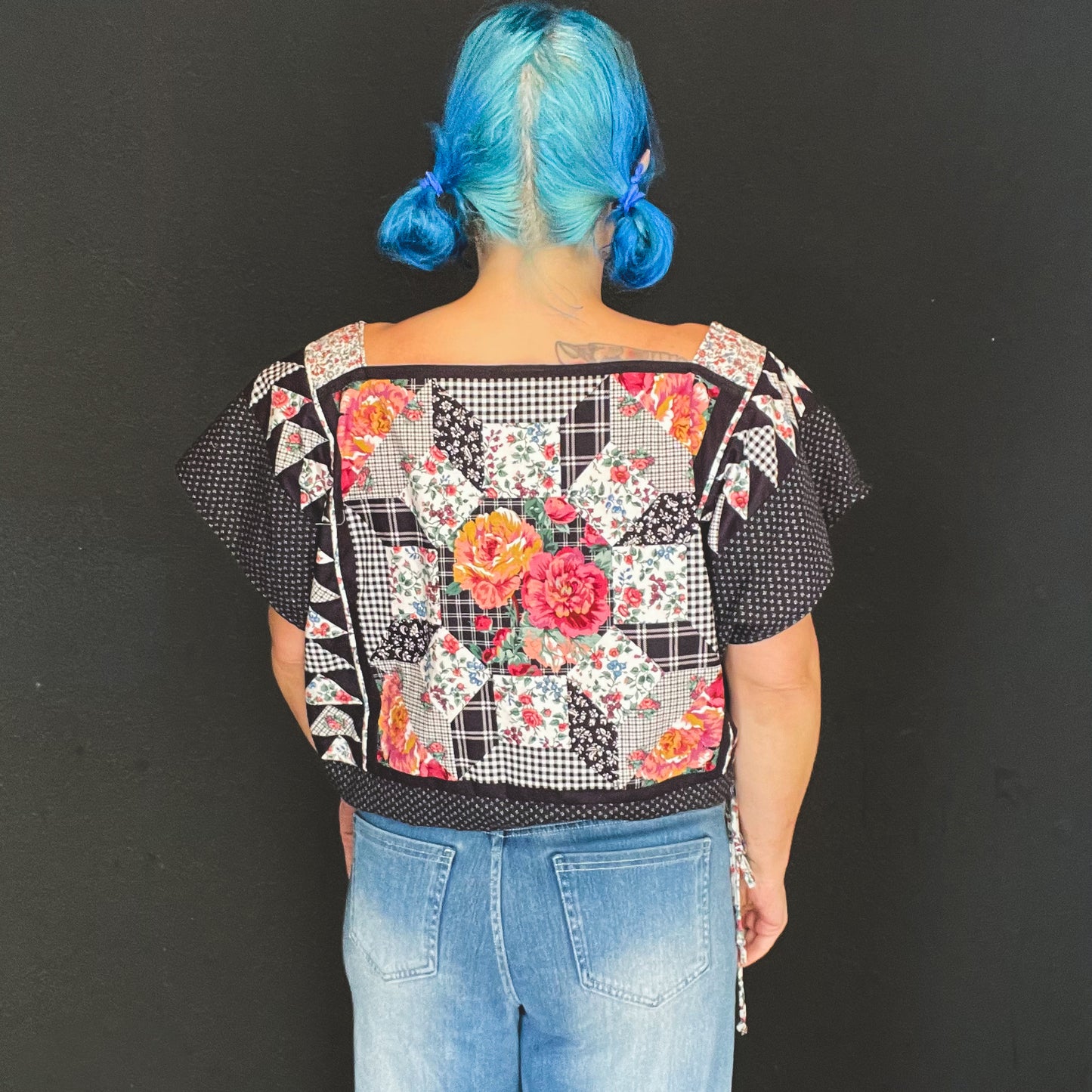 Black & Roses Quilt Boxy Crop Top - Size 2X/3X